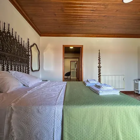 Hébergement de vacances Casalinho Do Outeiro *